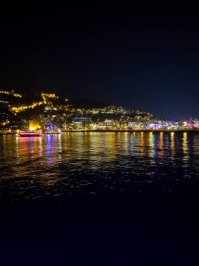 Şehrin güzel gece manzarası