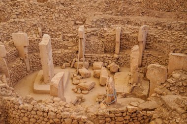 Göbeklitepe 'nin antik arkeolojik alanını gösteren bir hava manzarası