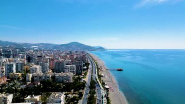  Güneşli bir günde Alanya City, Beach ve Sea 'nin Hava Yavaş Hareketi