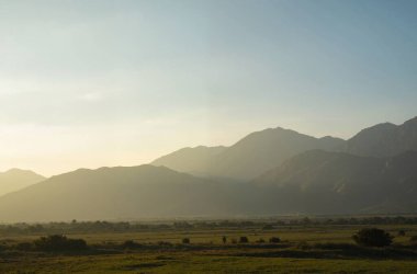Dağlarda güzel bir gün batımı