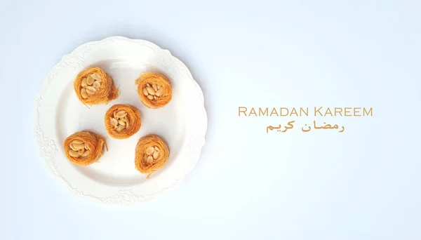 Runda Baklavor Fotograferade Ovanifrån Med Titeln Ramadan Kareem — Stockfoto