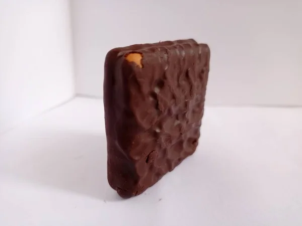 Nahaufnahme Von Keksen Mit Schokolade Inneren Über Weißem Hintergrund Mit — Stockfoto