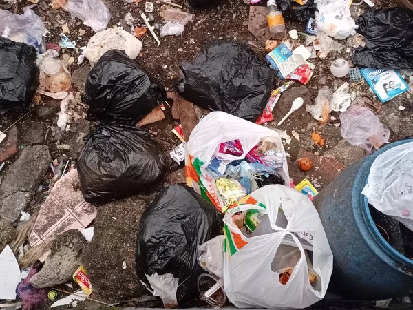 Dağınık çöpleri kapat