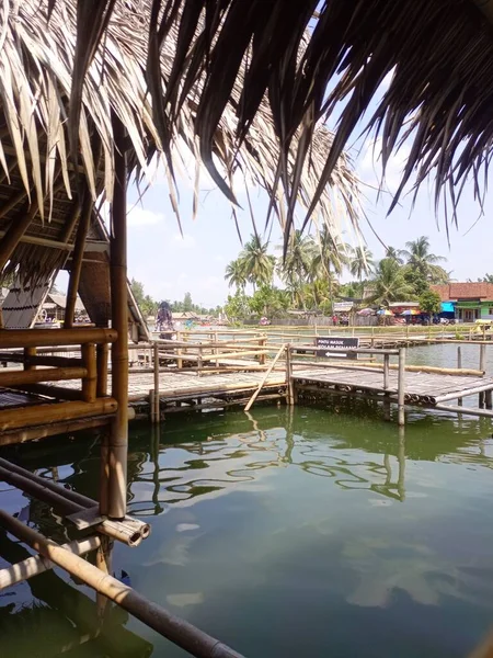 One of the tourist attractions that must be visited in Central Java is the mbah suro tourist spot, tourist attractions and restaurants built on the water so as to produce a comfortable atmosphere while enjoying food.Mbah Suro Manganti restaurant