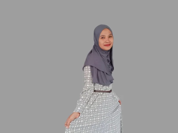 Junge Asiatische Muslimin Hijab Lächelt Die Kamera Isoliert Von Grauem — Stockfoto