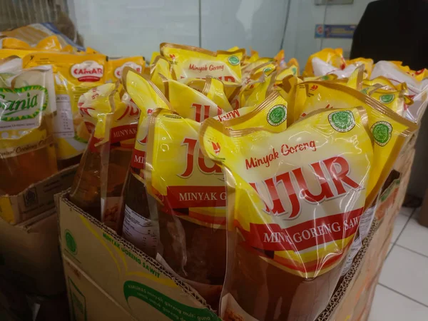 슈퍼마켓에서 상자에 포장을 인도네시아 2023 — 스톡 사진