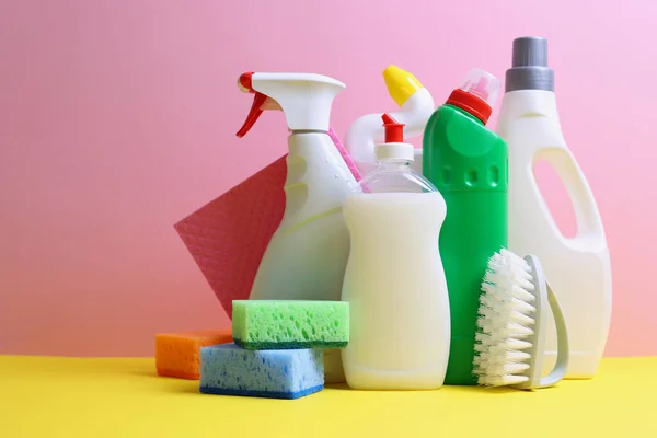 Conjunto Diferentes Productos Limpieza Desinfectante Sobre Fondo Color Foto Alta —  Fotos de Stock