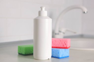 Bulaşık, temizlik, ev işleri için deterjan. 