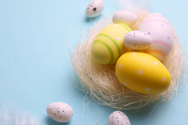 Velikonoční Vajíčka Barevném Pozadí Slavnostní Zázemí Kvalitní Fotografie — Stock fotografie