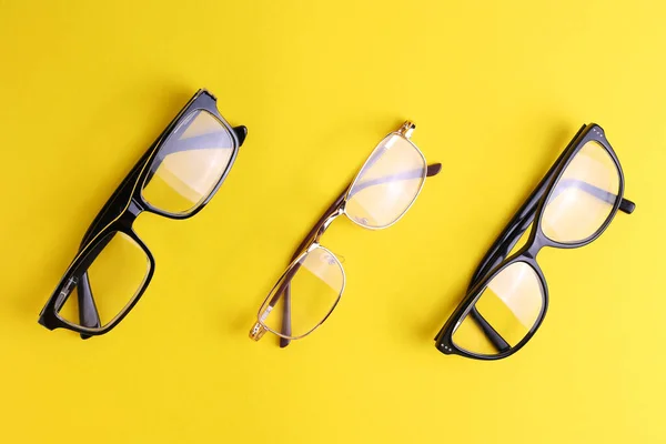 Óculos Para Correção Visão Fundo Colorido Com Espaço Para Texto — Fotografia de Stock
