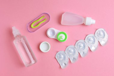 Renk görme düzeltmesi için kontak lensler. - Evet. Yüksek kalite fotoğraf