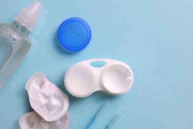 Renk görme düzeltmesi için kontak lensler. - Evet. Yüksek kalite fotoğraf