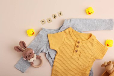 Yeni doğanlar ve küçük çocuklar için tasarlanmış bebek kıyafetleri ve oyuncak koleksiyonumuzu keşfedin.