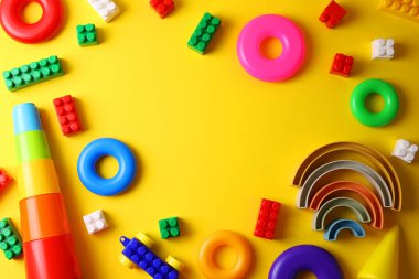 Yaratıcılığı ve eğlenceli öğrenme deneyimlerini destekleyen eşsiz çocuk oyuncaklarından oluşan canlı ve heyecan verici bir koleksiyon.