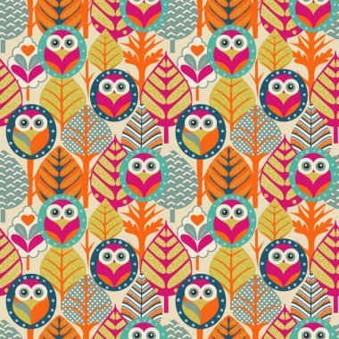 Peri ormanında sevimli, parlak baykuşlar. Kusursuz desen