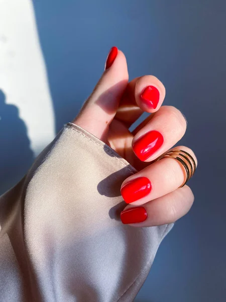 Piękne Paznokcie Manicure Zdjęcie Czerwony Kolor Top Lakier Paznokci Kobieca — Zdjęcie stockowe