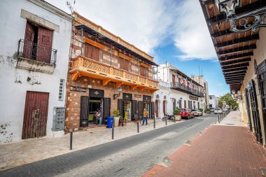 SANTO DOMINGO, Dominik Cumhuriyeti - 17 Kasım 2024: Zona Kolonisi (Dominik Cumhuriyeti 'nin başkenti Santo Domingo' nun Tarihi Merkezi))