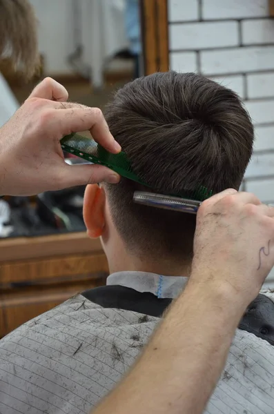 Barber Haircut Man — Stock Photo, Image