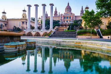 İspanya, Barselona 'daki sihirli çeşmenin yakın görüntüsü