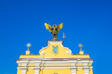 Altın kaplama bronz heykel, Kiev 'in bağımsızlık meydanındaki Baş Melek Michael Saint hamisi. 