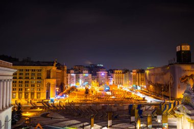 KIEV, UKRAINE-23 / 02 / 2018: Geceleri Meydan bağımsızlık meydanı