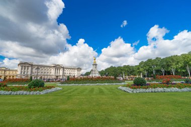 Lonodon 'daki Buckingham Sarayı. Enmbez