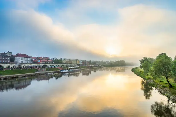 Stock image Foggy sunrise of Warta river at in Gorzow Wielkopolski, Poland 