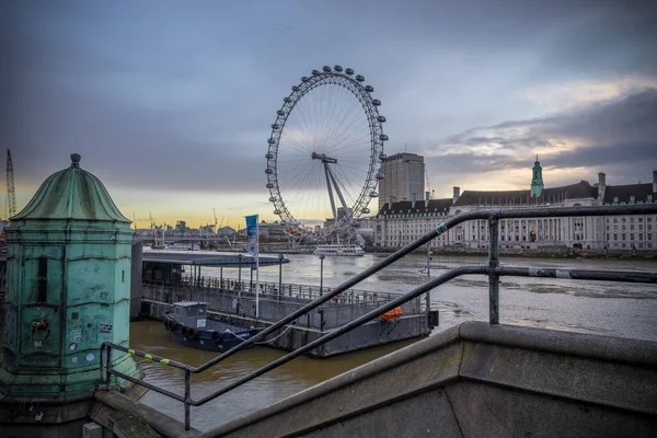 London England March 2016 London Eye Seen River Thames — Stock Photo, Image