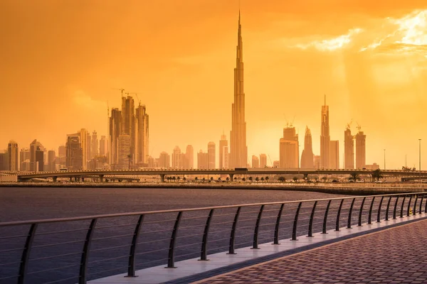 Skyline Panoráma Dubai Város Naplementekor Egyesült Arab Emírségek — Stock Fotó
