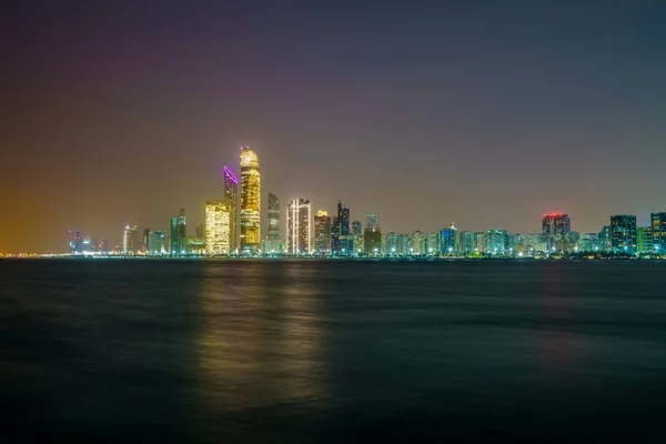 Skyline Panorama Abu Habi Emiratos Árabes Unidos — Foto de Stock