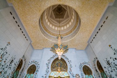 ABU DHABI, BAE - 20 Mart 2017 Şeyh Zayed Büyük Cami Çiçek Duvarı, Abu Dabi, BAE