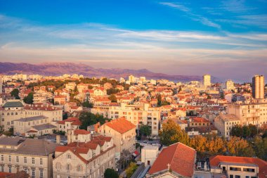 Hırvatistan 'ın Dalmaçya kentinde Split' in hava manzarası