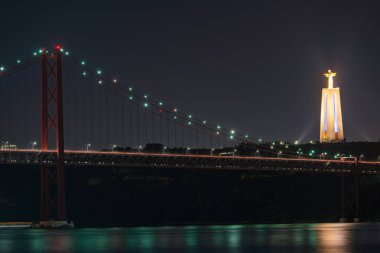 Lizbon yakınlarında, Portekiz Avrupa 'da İsa' nın beton heykeli..