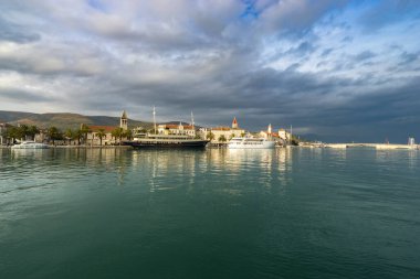 Trogir 'in eski şehir manzarası. Hırvatistan