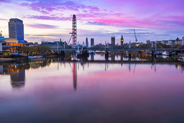주빌리 브리지 런던의 시계가 내려다 보이는 스강의 아름다운 — 스톡 사진