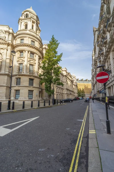 Londres Inglaterra Marzo 2016 Whitehall Court Street Architecture London Vertical — Foto de Stock