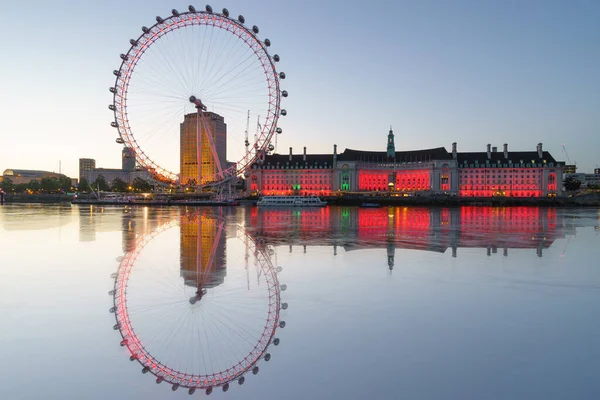 London Eye Amanecer Iluminado Rojo Londres Inglaterra Octubre 2019 — Foto de Stock