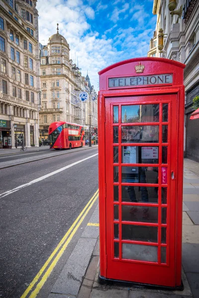 Londres Angleterre Mars 2016 Cabine Téléphonique Rouge Rue Strand — Photo