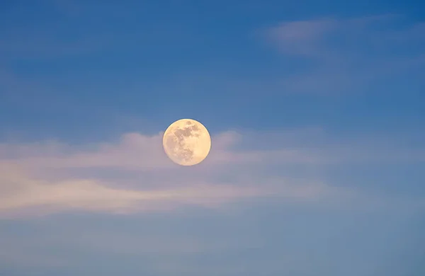 Lune Aube Avec Des Nuages Qui Passent — Photo