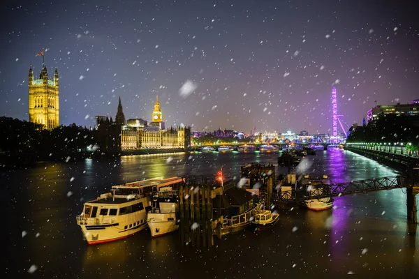 Londra Nehir Boyunca Yağan Karla Birlikte Görülen Manzaralar Ngiltere — Stok fotoğraf