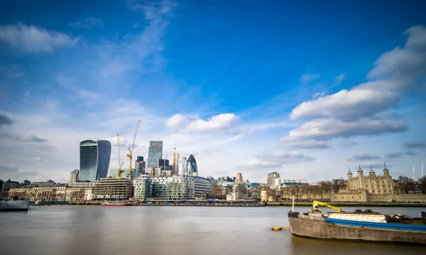 Wolkenkratzer Und Kräne Londoner Finanzviertel England — Stockfoto