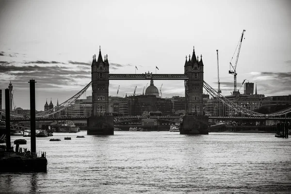 Tower Bridge Front View London England — стокове фото