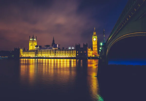 夜のビッグ ベンとイギリス議会 夜はイギリスのビッグ ベンとイギリス議会 イギリス — ストック写真
