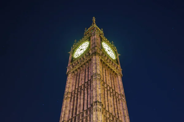 ロンドンの夜にはビッグ クロックとしても知られるエリザベス タワー イギリス — ストック写真
