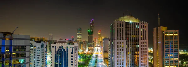 Légi Panoráma Abu Dhabi Belvárosában Éjjel Egyesült Arab Emírségek — Stock Fotó