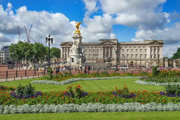 Palacio Buckingham Con Hermoso Cielo Azul Reino Unido — Foto de Stock