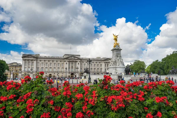 Palacio Buckingham Con Hermoso Cielo Azul Reino Unido — Foto de Stock
