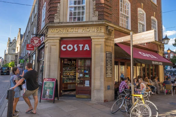 Cambridge ブリッジ 2016年8月29日 シドニー通りとサセックス通りの角にあるコスタ コーヒーショップのあるモンタギュー ハウスビル コスタは英国最大のコーヒーチェーンの1つです — ストック写真