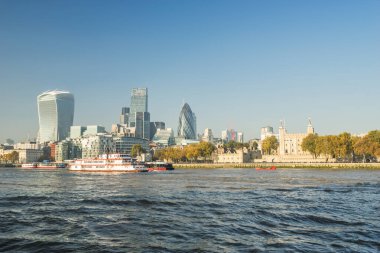 Londra Kulesi yakınlarındaki banka olarak bilinen finans bölgesi sabah vakti ele geçirildi.