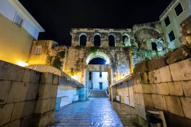 Hırvatistan 'ın Split kentindeki Diocletian Sarayı' nın eski şehir kalıntıları 